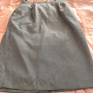 1980’s white and black tweed skirt
